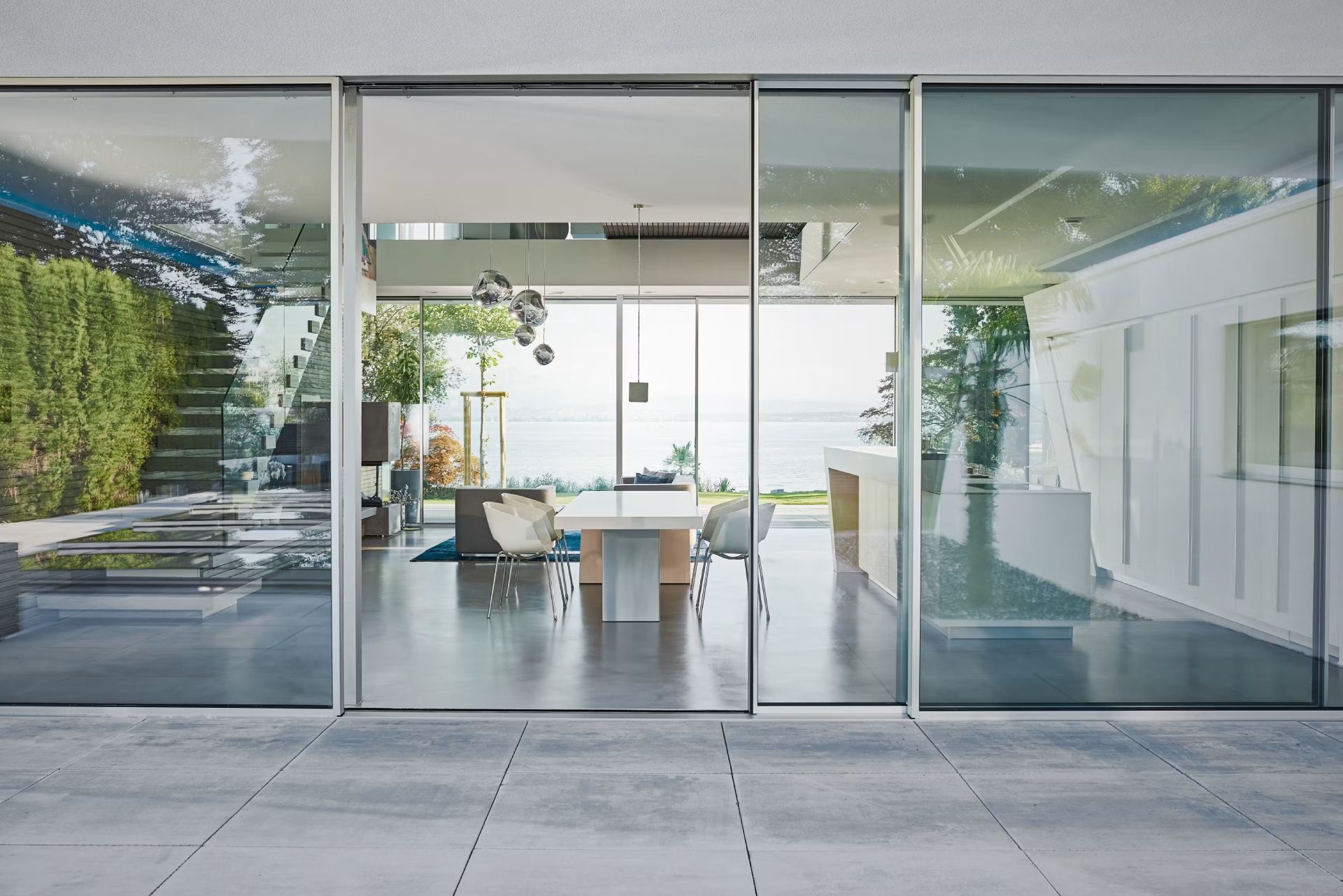 How Luxury Resorts Use Glass and Aluminum Systems